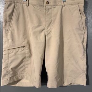 Greg Norman performance men’s golf shorts size 34.